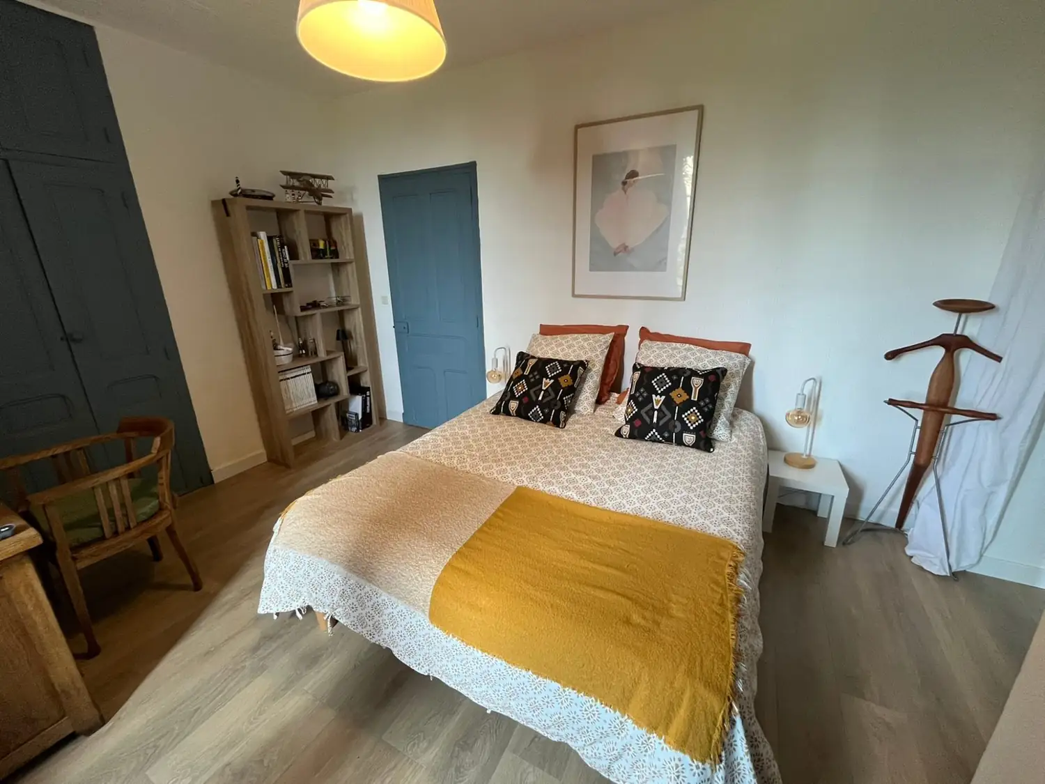 Chambre avec literie haut de gamme de la location Les Capucines à Aubenas — extrait de la galerie